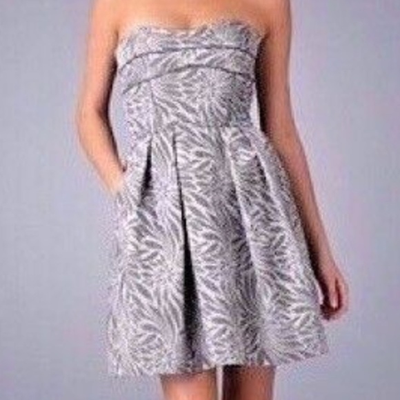 Cynthia Steffe HOLIDAY Dress Strapless Textured Floral Silver Size 0 $345.00 - Picture 6 of 14